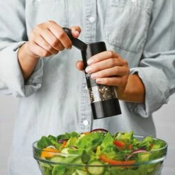 Kuhn Rikon Epicurean Ratchet Grinder Stainless Steel -HARTS OF STUR Sales 25550 Kuhn Rikon Grinder Black 1 1