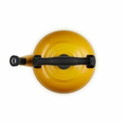 Le Creuset Nectar Traditional Kettle 10 Le Creuset Nectar Traditional Kettle -HARTS OF STUR Sales 40102026720000 Le Creuset Traditional Kettle Nectar 3