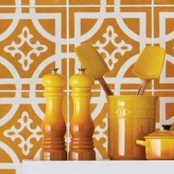 Le Creuset Nectar Pepper Mill -HARTS OF STUR Sales 44001216720000 Le Creuset Classic Pepper Mill Nectar 5