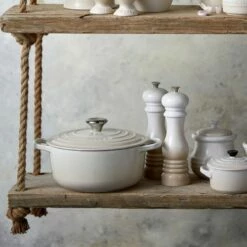 Le Creuset Meringue Salt Mill -HARTS OF STUR Sales 44002217160000 Le Creuset Meringue Salt Mill New 4