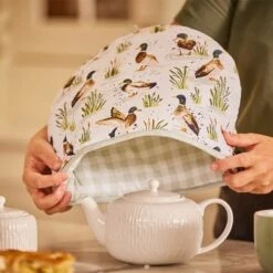 Ulster Weavers Farmhouse Ducks Tea Cosy -HARTS OF STUR Sales 7FHDU04 Ulster Weavers Tea Cosy Cotton Farmhouse Ducks 2
