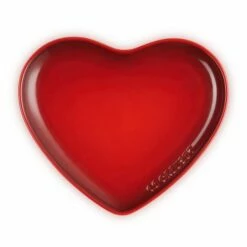 Le Creuset L'Amour Heart Collection Cerise 23cm Heart Plate -HARTS OF STUR Sales 80255230600099 Le Creuset LAmour Heart Collection 22cm Heart Plate 3