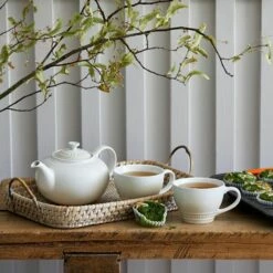 Le Creuset Meringue Stoneware Classic Teapot 11 Le Creuset Meringue Stoneware Classic Teapot -HARTS OF STUR Sales 80702137160003 Le Creuset Meringue Stoneware Classic Teapot 4