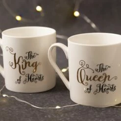 Alice In Wonderland Set Of 2 King & Queen Of Hearts Mugs -HARTS OF STUR Sales C000047 Victoria And Albert Alice In Wonderland Set Of 2 His And Hers Can Mugs 5