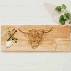 The Just Slate Company Highland Cow Large Oak Serving Board -HARTS OF STUR Sales JSSOLSBHC Just Slate Company Highland Cow Large Oak Serving Board 2