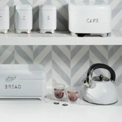 Lovello Retro Ice White Textured 2.5L Whistling Kettle -HARTS OF STUR Sales LOVKETWHT Lovello Retro WHISTLING KETTLE 2 5L TEXTURED WHITE 2