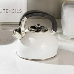 Lovello Retro Ice White Textured 2.5L Whistling Kettle -HARTS OF STUR Sales LOVKETWHT Lovello Retro WHISTLING KETTLE 2 5L TEXTURED WHITE 3