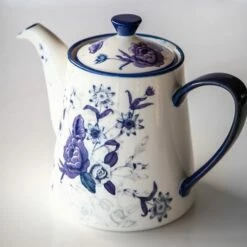 London Pottery Blue Rose 4 Cup Teapot 10 London Pottery Blue Rose 4 Cup Teapot -HARTS OF STUR Sales LPBRTPOT4BLU London Pottery Blue Rose 4 Cup Tea Pot Cornflower 2