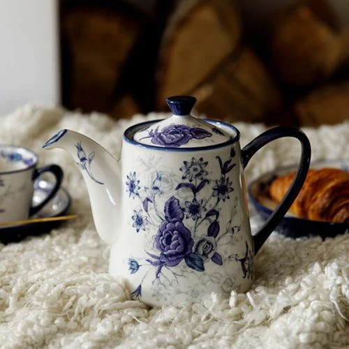 London Pottery Blue Rose 4 Cup Teapot 6 London Pottery Blue Rose 4 Cup Teapot - Image 4