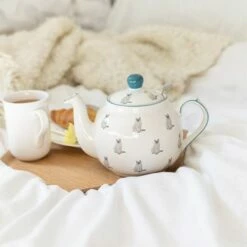London Pottery Farmhouse Cat 4 Cup Teapot & Infuser -HARTS OF STUR Sales LPFHTPOT4CAT London Pottery Farmhouse 4 Cup Teapot Cat 1