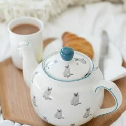 London Pottery Farmhouse Cat 4 Cup Teapot & Infuser -HARTS OF STUR Sales LPFHTPOT4CAT London Pottery Farmhouse 4 Cup Teapot Cat 3