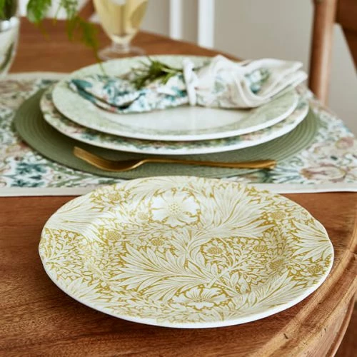 Morris & Co Mixed Set Of 4 23cm Plates 7 Morris & Co Mixed Set Of 4 23cm Plates - Image 5